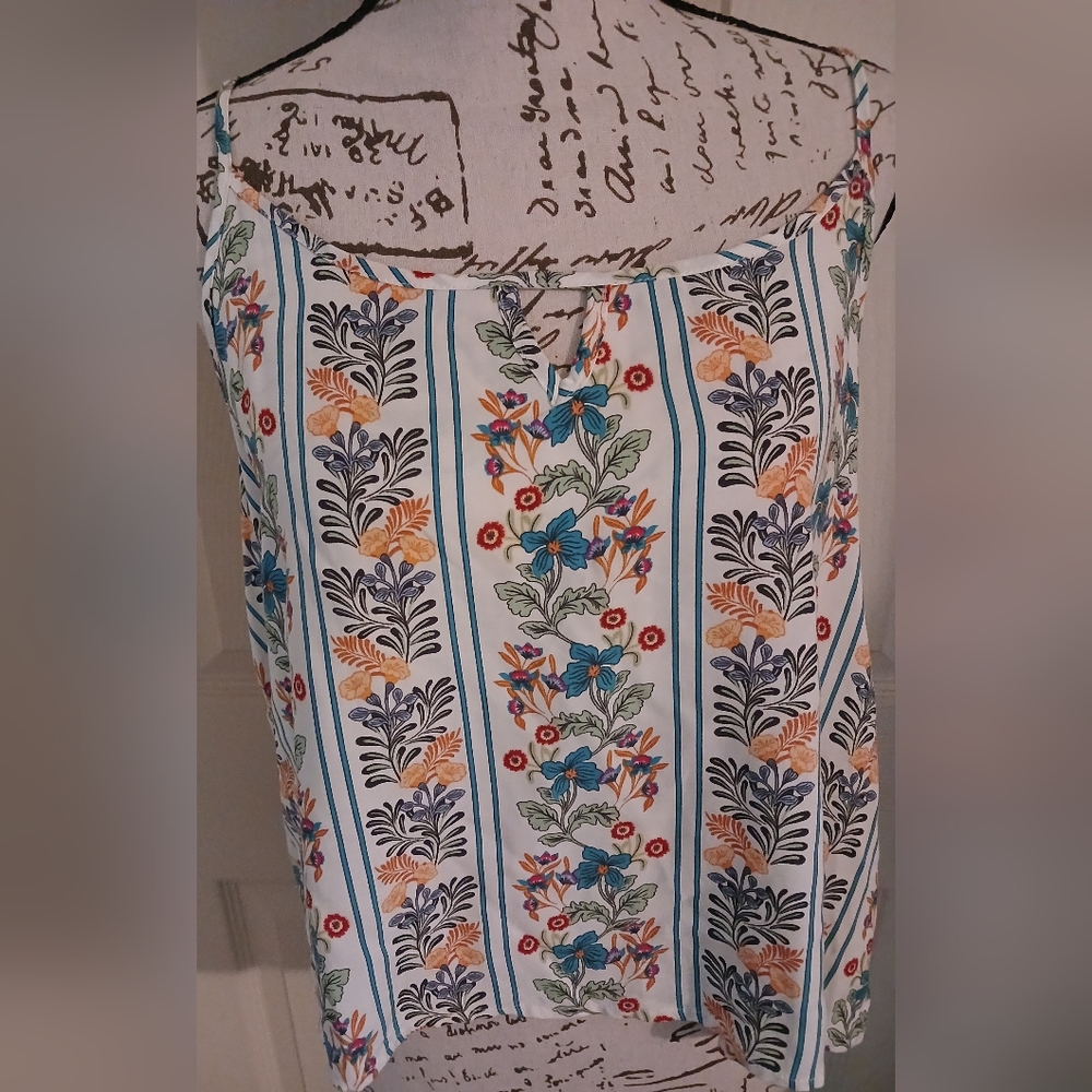 5/$25 O'Neill Multicolor Floral Top